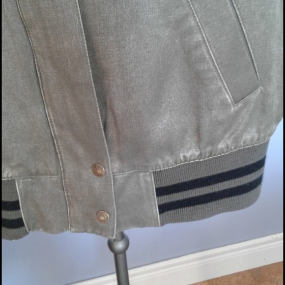 Olive Bomber Jacket with rib waist. Replace your blazer with this cute bomber - Picture 5 of 8